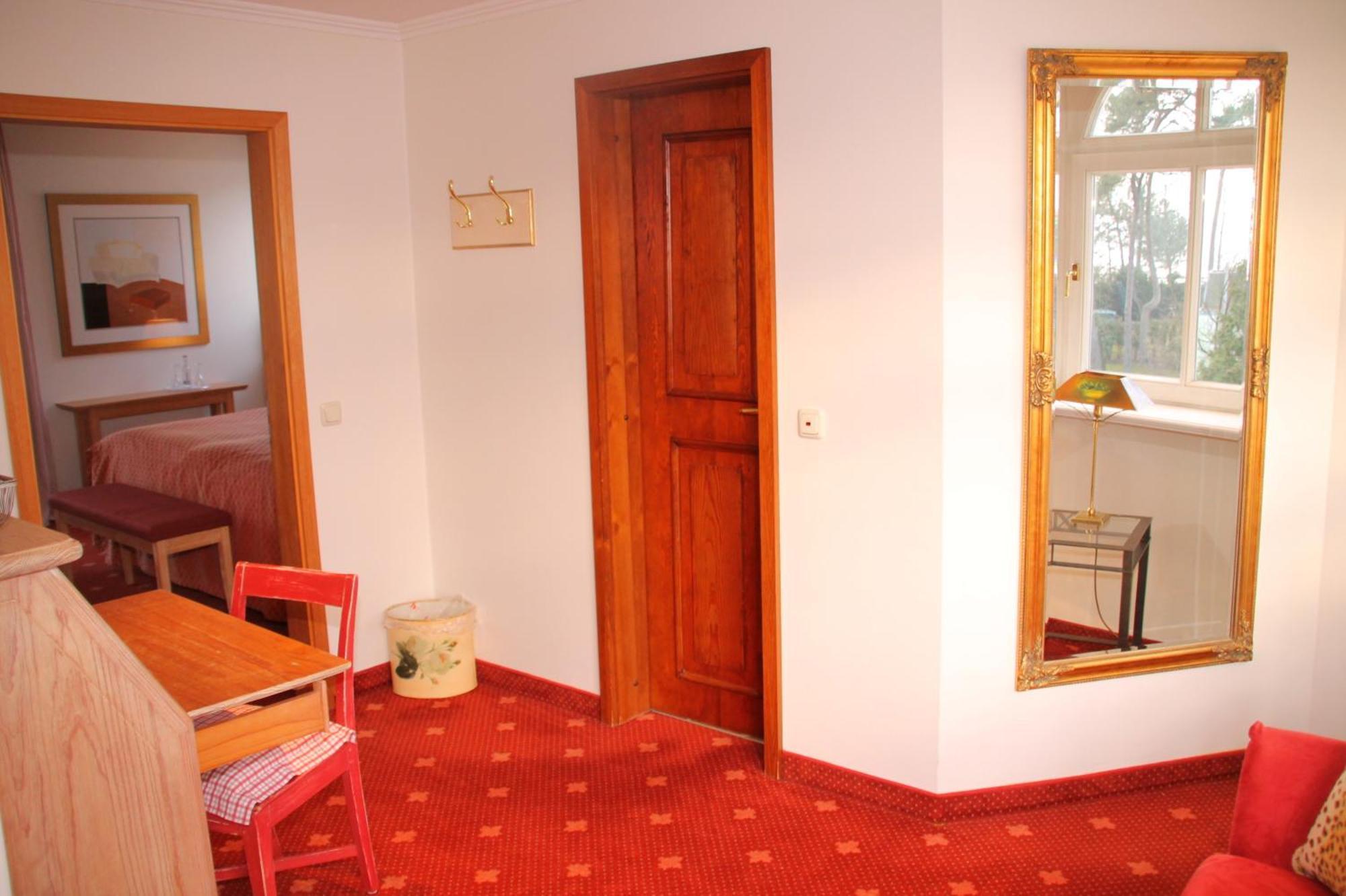 Romantik Im Hotel Villa Roehl Timmendorfer Strand Room photo